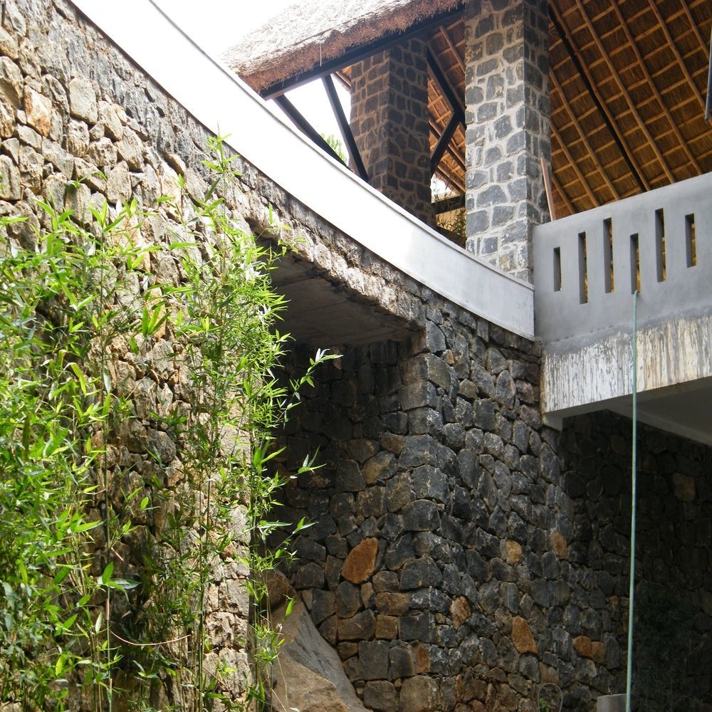 โพเอทรี สรวาร ปอร์ติโค โฮเต็ล Hotel เทกคาดี ภายนอก รูปภาพ