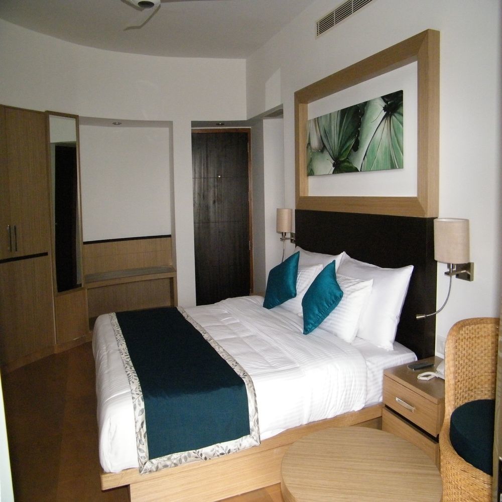โพเอทรี สรวาร ปอร์ติโค โฮเต็ล Hotel เทกคาดี ภายนอก รูปภาพ