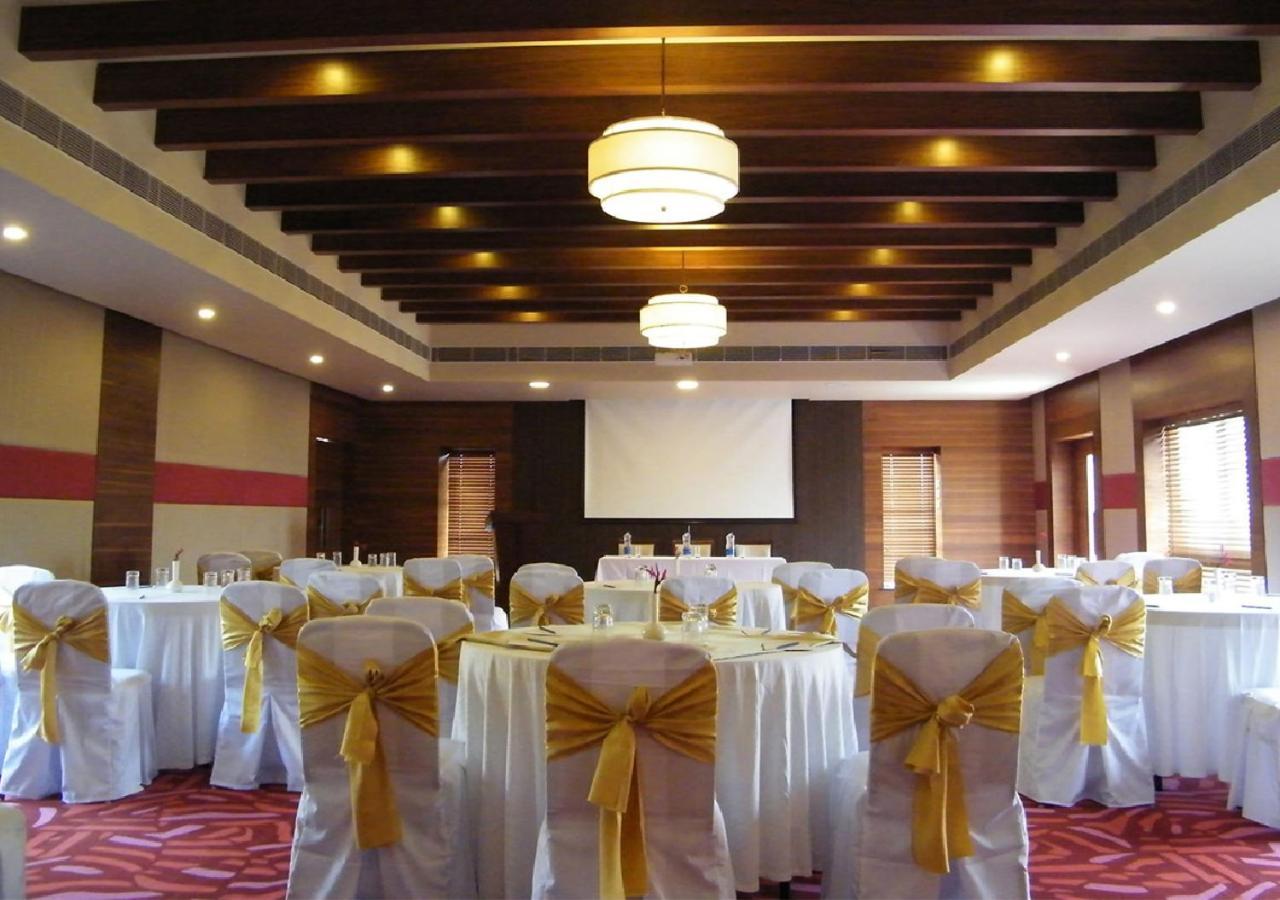 โพเอทรี สรวาร ปอร์ติโค โฮเต็ล Hotel เทกคาดี ภายนอก รูปภาพ