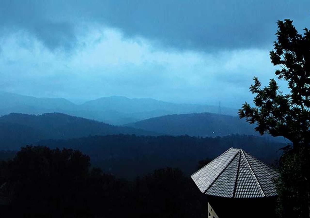 โพเอทรี สรวาร ปอร์ติโค โฮเต็ล Hotel เทกคาดี ภายนอก รูปภาพ