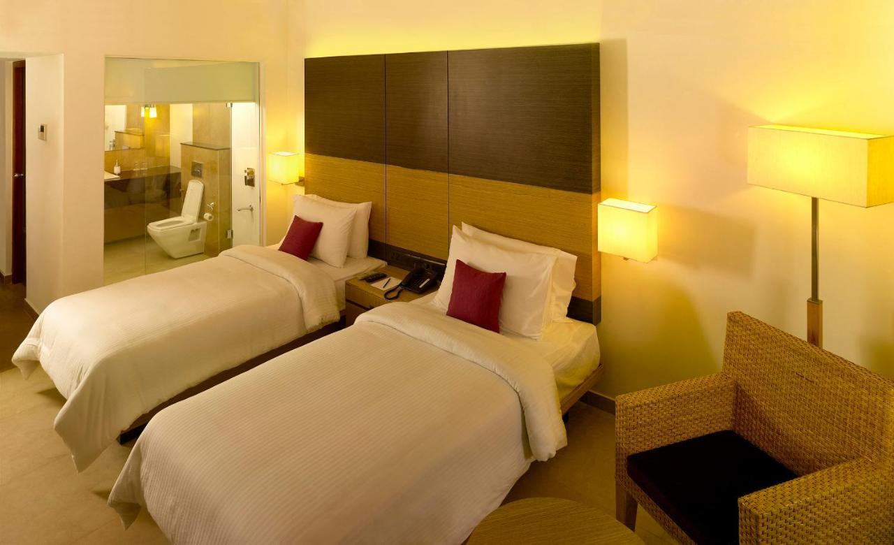 โพเอทรี สรวาร ปอร์ติโค โฮเต็ล Hotel เทกคาดี ภายนอก รูปภาพ
